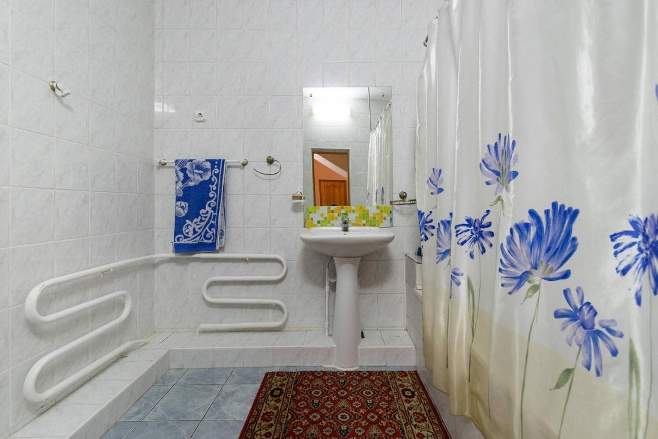 Guest House On Maksimova 9 Almaty Exterior photo